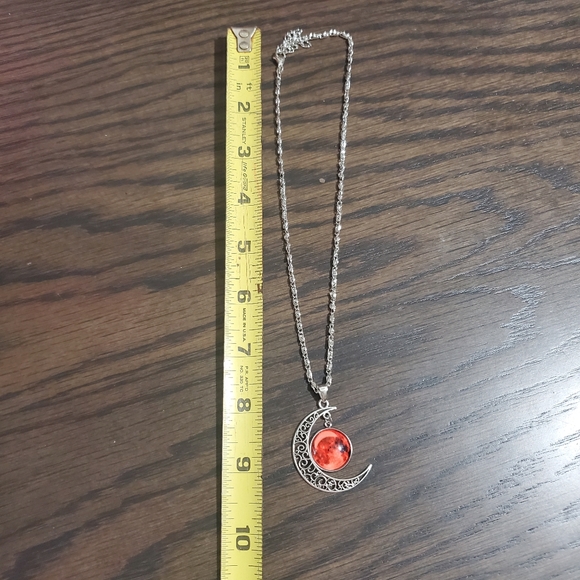 Glow in the Dark Necklace - Picture 2 of 3